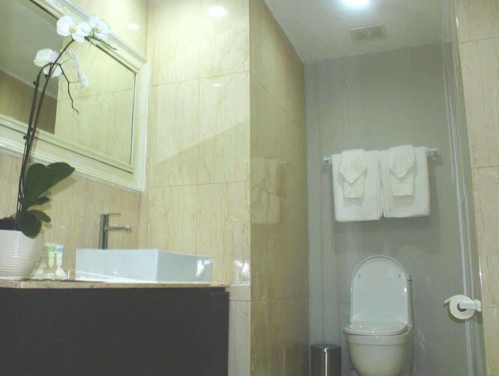 One Pacific Hotel Tamuning Extérieur photo